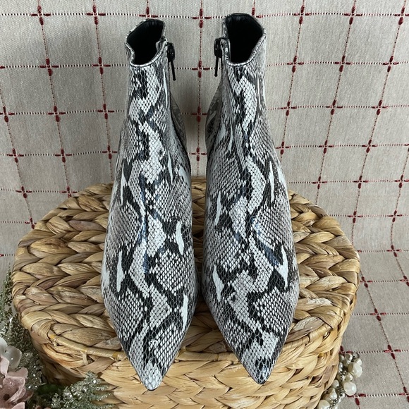 Tony Bianco Elia Snakeskin Embossed Leather Pointed Toe Ankle Boots sz 6 Booties - Picture 3 of 9